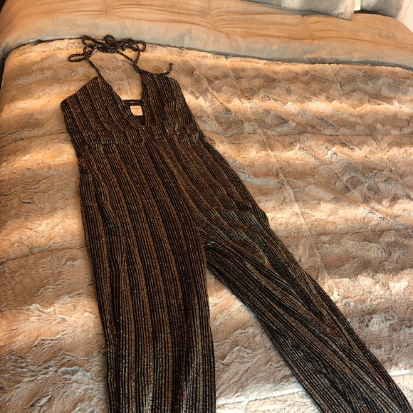 Fashion Nova Start talking jumpsuit - Picture 4 of 6